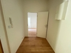 Helle Wohnung mit Balkon und Wohlfühlcharakter in Ebersdorf - Flur