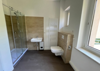 Helle Wohnung mit Balkon und Wohlfühlcharakter in Ebersdorf, 09131 Chemnitz, Erdgeschosswohnung