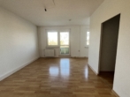 Wohlfühlwohnung mit Balkon und Einbauküche zum Verlieben - Wohnbereich