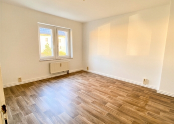 *Ihre großzügige 3- Zimmerwohnung im Grünen wartet auf Sie *, 03149 Groß Schacksdorf-Simmersdorf, Wohnung
