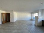 Wohnqualität pur: Balkon, EBK und ruhiges Umfeld - Wohnzimmer