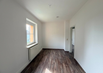 Ruhig, gepflegt und sofort zum Wohlfühlen, 09337 Bernsdorf, Wohnung