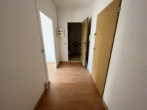 Kompakte Wohnung mit sonnigem Balkon - Flur