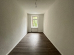 Wohlfühlwohnen zwischen Zeisigwald & Stadion – 1 Jahr Stellplatz gratis bei Abschluss bis 31.10.. - Zimmer