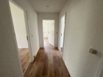 Wohnung in Ebersdorf – Einbauküche & Parkplatz auf Wunsch möglich - Flur
