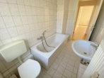 Über wenige Stufen in Ihr neues Zuhause * mit Einbauküche - Badewanne