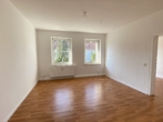 + Charmante 3 Raum Wohnung wartet auf Sie + - helles Wohnzimmer