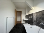 Lichtdurchflutete Maisonette im Dachgeschoss – Einbauküche möglich - Badezimmer