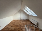 Lichtdurchflutete Maisonette im Dachgeschoss – Einbauküche möglich - Schlafzimmer