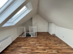 Lichtdurchflutete Maisonette im Dachgeschoss – Einbauküche möglich - in der Oberen Etage