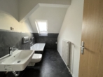 Lichtdurchflutete Maisonette im Dachgeschoss – Einbauküche möglich - Badezimmer