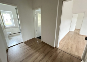 Stilvolles Ankommen im Erdgeschoss – wohnen im Herzen des Altbaus, 09661 Hainichen, Erdgeschosswohnung