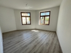 Vier Wände, ein Balkon, unendlich viel Zuhause - stilvoll wohnen in Gablenz - Wohnzimmer