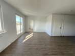 2 Balkone, 2 Bäder - Traumwohnung sofort bezugsfertig - Wohnzimmer