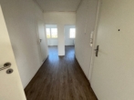 2 Balkone, 2 Bäder - Traumwohnung sofort bezugsfertig - Flur