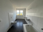 2 Balkone, 2 Bäder - Traumwohnung sofort bezugsfertig - Badezimmer