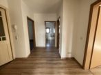 Helle Wohnung mit Balkon in Hilbersdorf – Stellplatz optional verfügbar - Flur