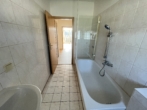 Helle Wohnung mit Balkon in Hilbersdorf – Stellplatz optional verfügbar - Badezimmer
