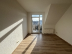 Helle Wohnung mit Balkon in Hilbersdorf – Stellplatz optional verfügbar - Schlafzimmer mit Balkon
