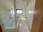 Helle Wohnung mit Balkon in Hilbersdorf – Stellplatz optional verfügbar - Badezimmer