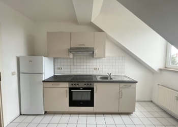 Charmante Dachgeschosswohnung mit traumhaften Ausblick, 09113 Chemnitz, Dachgeschosswohnung