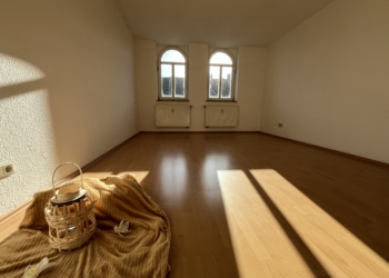 Helle Dachgeschosswohnung mit Einbauküche, 09113 Chemnitz, Dachgeschosswohnung