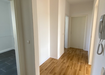 + Über wenige Stufen in Ihr neues Zuhause +, 03149 Groß Schacksdorf, Wohnung