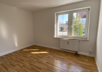 + Über wenige Stufen in Ihr neues Zuhause +, 03149 Groß Schacksdorf, Wohnung