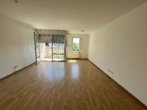 Sonnige Aussichten im 5. Stock – mit Aufzug und Hofblick - Wohnzimmer