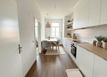 Wohnen mit Weitblick – stilvolle Altbauwohnung mit Einbauküche, 09111 Chemnitz, Wohnung