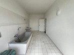 Wohnen mit Weitblick – stilvolle Altbauwohnung in zentraler Lage - Badezimmer
