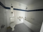 Freundliche Wohnung mit Balkon in idyllischer Lage - Badezimmer
