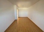 Helle Dachgeschosswohnung mit Einbauküche - 2 Monate Kaltmietfrei - Schlafzimmer