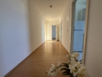 Helle Dachgeschosswohnung mit Einbauküche - 2 Monate Kaltmietfrei - Flur