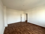 + Charmante 2 Raum Wohnung wartet auf Sie + - Schlafzimmer