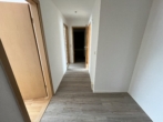 Helle Neubauwohnung in ruhiger, grüner Lage - Einbauküche möglich - Flur