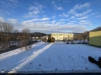 Raum für Komfort: Großzügige Wohnung mit zwei Balkonen und zwei Bädern - Blick vom Schlafzimmer