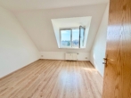 Dachgeschosswohnung in Bernsdorf mit traumhaftem Ausblick - Schlafzimmer