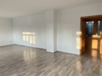 Über wenige Stufen in Ihr neues Zuhause - Wohnzimmer