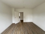 Wohnkomfort im Erdgeschoss – Einbauküche inklusive & Pachtgarten möglich - Zimmer