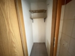 Helle Balkonwohnung mit Einbauküche in Halberstadt - Abstellraum im Bad